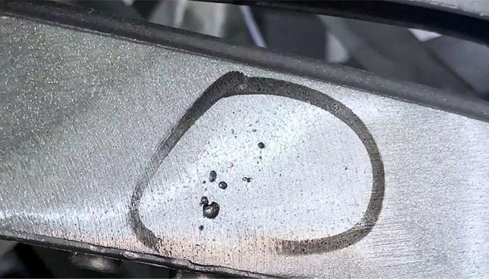 气孔缺陷示意图