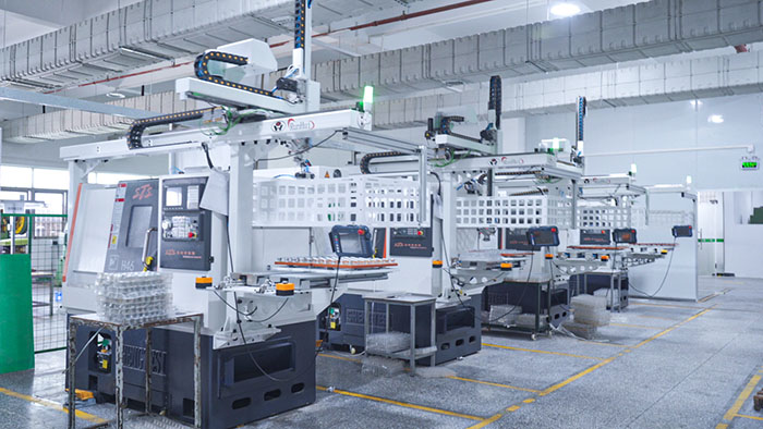 锌合金香水盖CNC车削车间进行精密车削加工